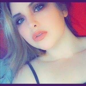 Meet your Posher, Abigail